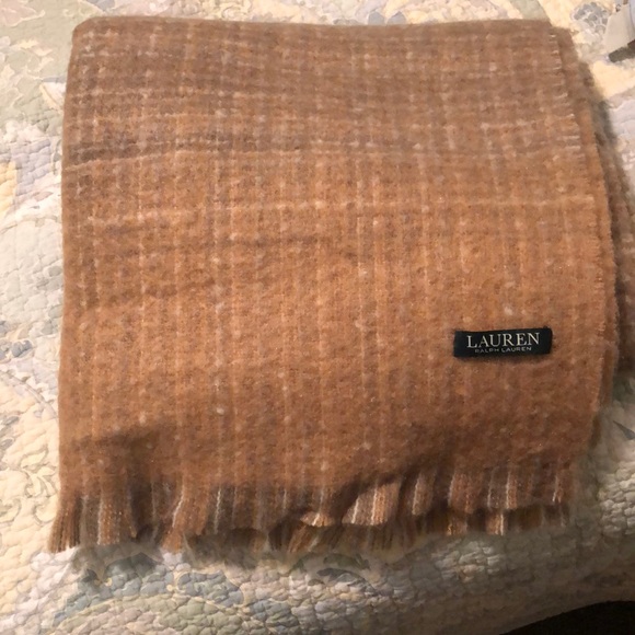 Lauren Ralph Lauren Accessories - 🇺🇸SALE NWOT Ralph Lauren Pashmina / Scarf